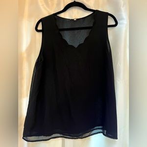 Black scallop neck sheer flowy tank top